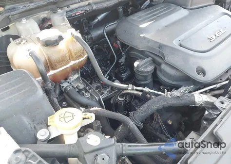 2017 Chrysler Pacifica Touring-L z USA, uszkodzony, nr VIN 2C4RC1BG4HR654368